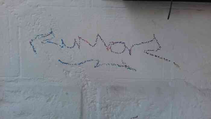 graffiti_dans_une_rue_du_quartier_la_roma_sur_mexico__simon_asencio