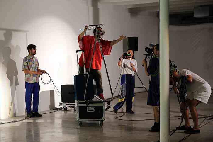 2_labor_zero_labor_2016_vue_de_la_performance_de_geo_wyeth_triangle_france_credit_photo_emmanuelle_laine