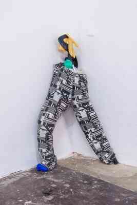 6_estel_fonseca_en_phase_de_digestion_vue_d_exposition_ou_en_tournee_a_la_galerie_hlm_marseille_2020__aurelien_meimaris