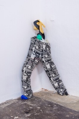 6_estel_fonseca_en_phase_de_digestion_vue_d_exposition_ou_en_tournee_a_la_galerie_hlm_marseille_2020__aurelien_meimaris