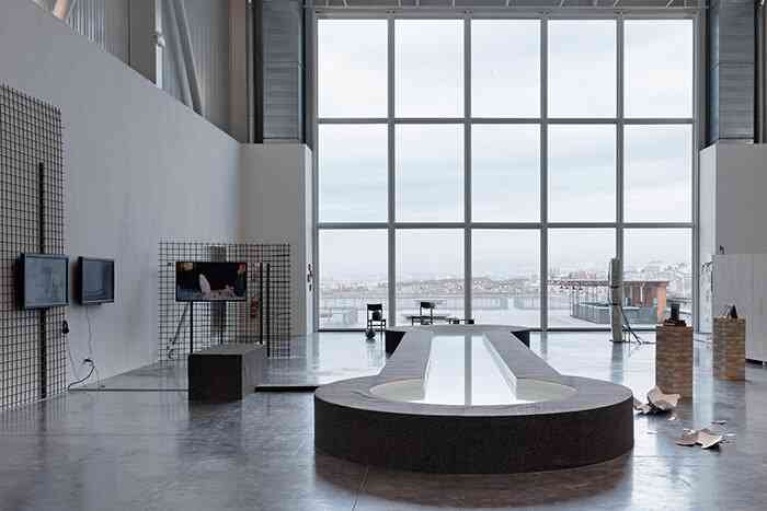 3_vue_d_exposition_moucharabieh_triangle_france_marseille_14_fevrier_19_avril_2015_photo_aurelien_mole