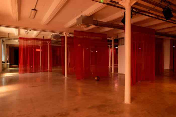 2_paul_maheke_ooloi_exposition_personnelle_triangle_france_asterides_friche_la_belle_de_mai_marseille_2019__aurelien_mole