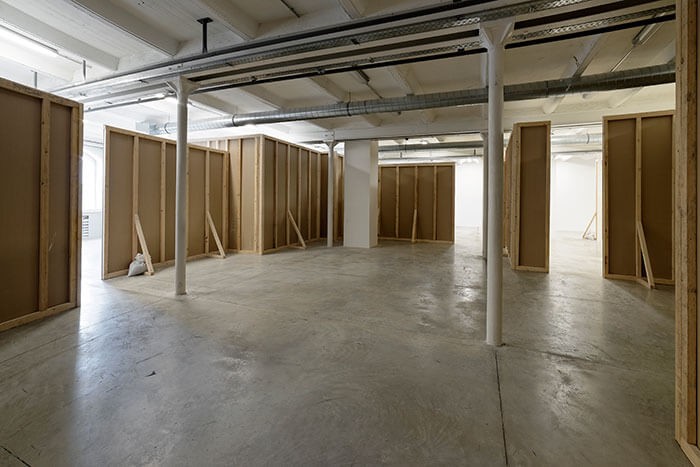 1_margaret_honda_sculptures_vue_d_exposition_triangle_france_marseille_14_fevrier_19_avril_2015_photo_aurelien_mole