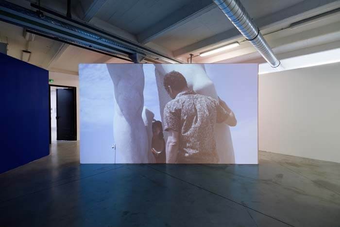 liv_schulman_l_obstruction_2017_courtesy_de_l_artiste_vue_d_expo_vos_desirs_sont_les_notres_triangle_friche_bdm_2018__aurelien_m