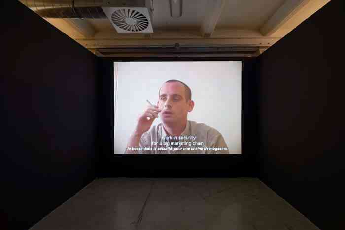 maayan_amir_ruti_sela_beyond_guilt_-2_2004_coll_kadist_courtesy_des_artistes_vue_dexpo_vos_desirs_sont_les_notres_triangle_frich